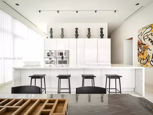 2-bedroom condo for rent in Miami Beach - 4701 N Meridian Ave 208 - MondialRealty