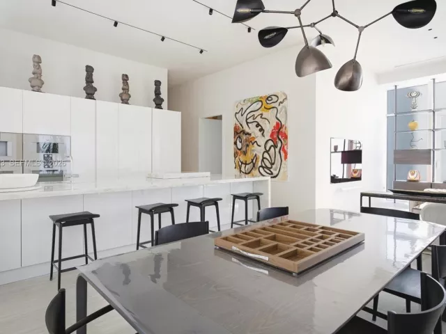 2-bedroom condo for rent in Miami Beach - 4701 N Meridian Ave 208 - MondialRealty