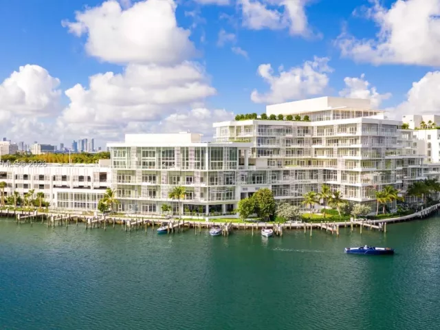 2-bedroom condo for rent in Miami Beach - 4701 N Meridian Ave 208 - MondialRealty