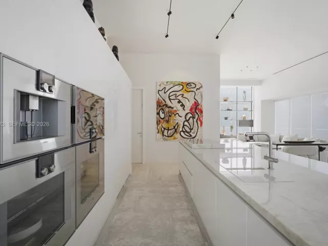 2-bedroom condo for rent in Miami Beach - 4701 N Meridian Ave 208 - MondialRealty