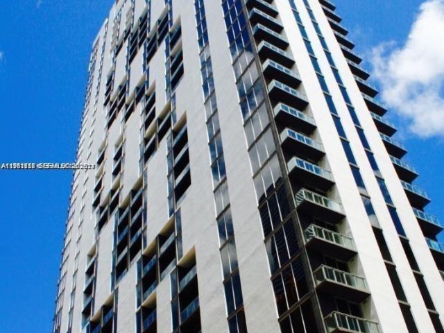 1-bedroom condo for rent in Miami - 151 SE 1st St 2104 - MondialRealty