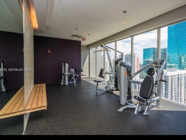 1-bedroom condo for rent in Miami - 151 SE 1st St 2104 - MondialRealty