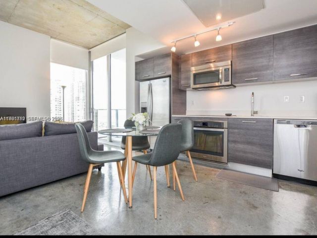 1-bedroom condo for rent in Miami - 151 SE 1st St 2104 - MondialRealty