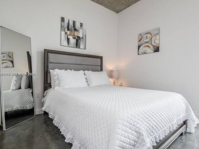 1-bedroom condo for rent in Miami - 151 SE 1st St 2104 - MondialRealty