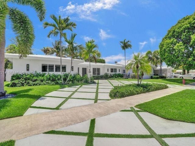 Home for rent at 2080 NE 65th St - photo 7531571