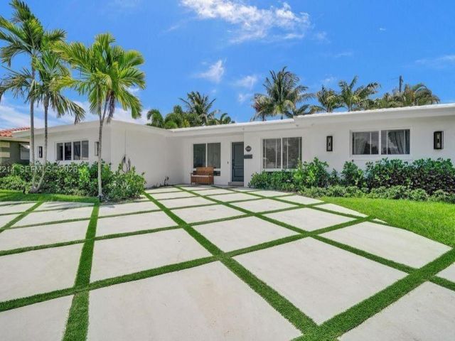 Home for rent at 2080 NE 65th St - photo 7531572