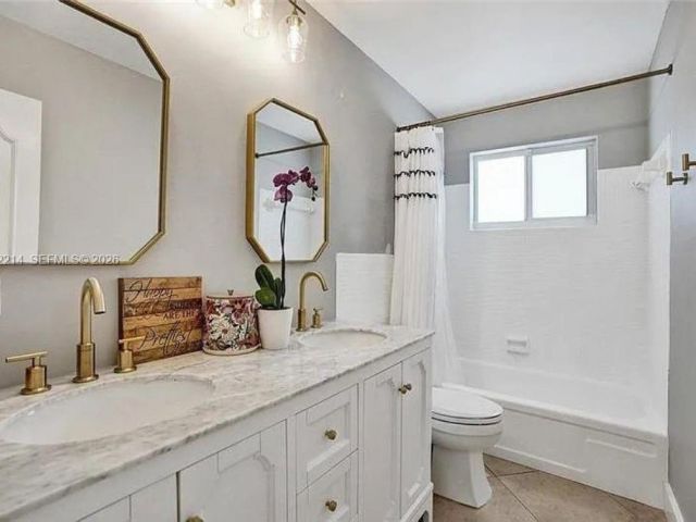 Home for rent at 2080 NE 65th St - photo 7531579