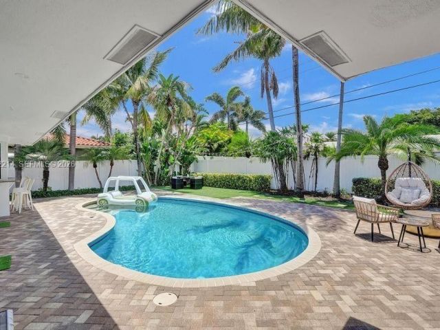 Home for rent at 2080 NE 65th St - photo 7531588