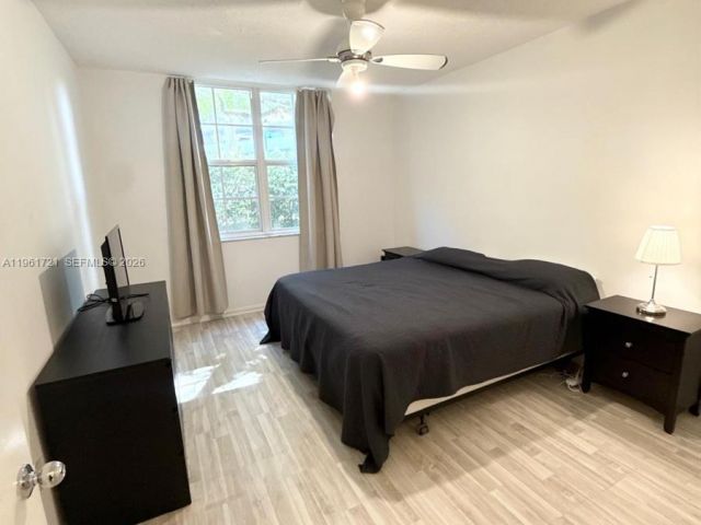 1-bedroom condo for rent in Aventura - 19501 E Country Club Dr 9104 - MondialRealty