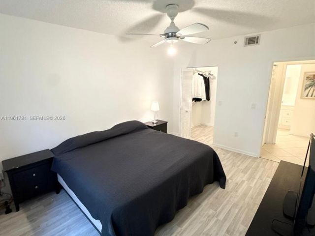 1-bedroom condo for rent in Aventura - 19501 E Country Club Dr 9104 - MondialRealty