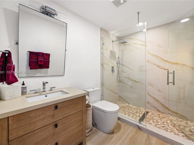 Apartment for sale  Unit #2009 - photo 7402886