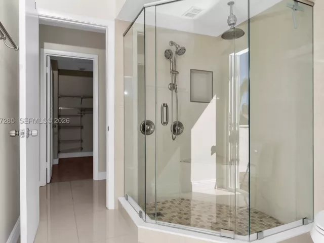 3-bedroom home for sale in Boca Raton - 6768 Canary Palm Cir - MondialRealty