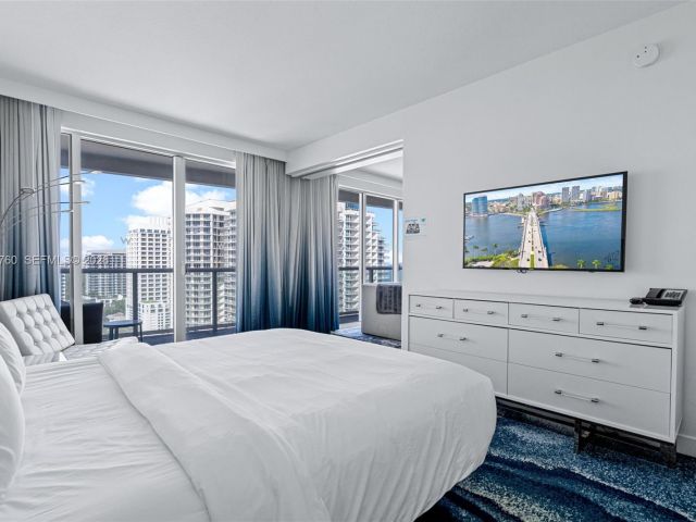 Apartment for sale  Unit #1804 - photo 7411998