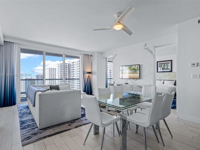 Apartment for sale  Unit #1804 - photo 7412005