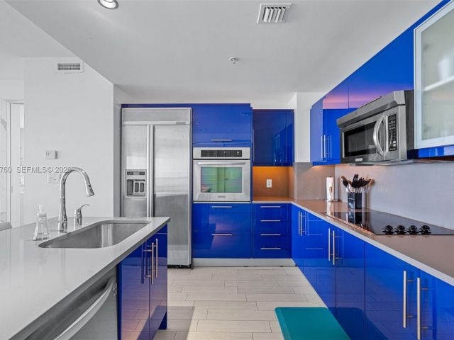 Apartment for sale  Unit #1804 - photo 7412008