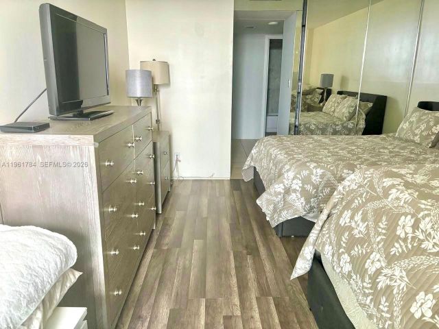 Apartment for rent  Unit #1423 - photo 7484730