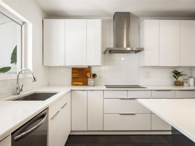 Home for sale at 1101 Coral Way - photo 7535494