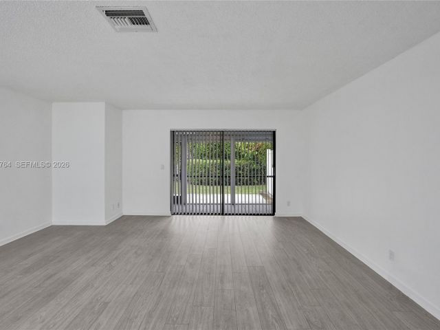 3-bedroom home for rent in West Palm Beach - 2641 W Gately Dr W 1002 - MondialRealty