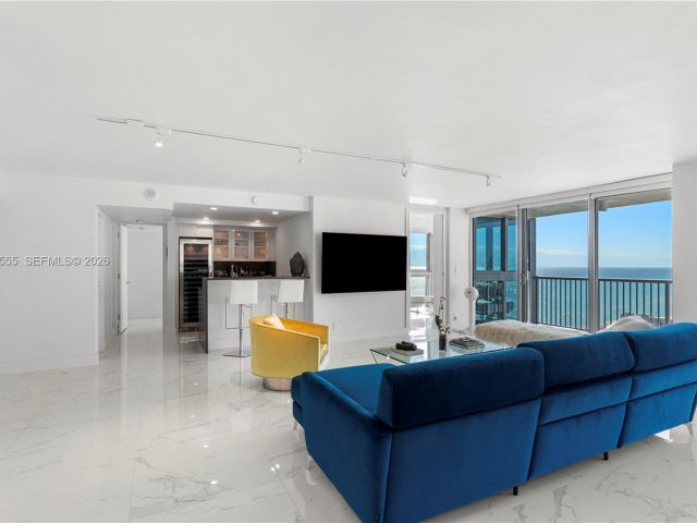 Apartment for sale  Unit #PH06/08 - photo 7394553