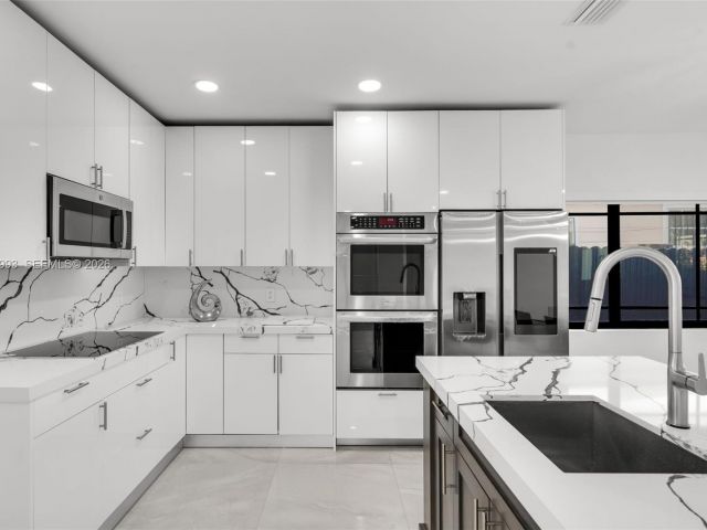 Home for sale at 66 NW 73rd Place - photo 7514908