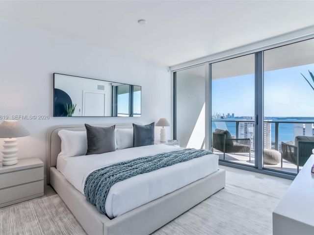 Apartment for sale  Unit #1602 - photo 7395406