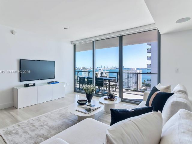 Apartment for sale  Unit #1602 - photo 7395410