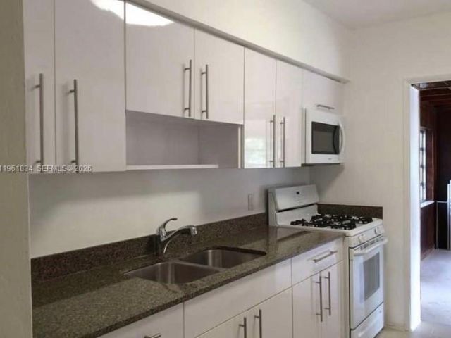 Home for rent at 730 NE 139 ST - photo 7500523