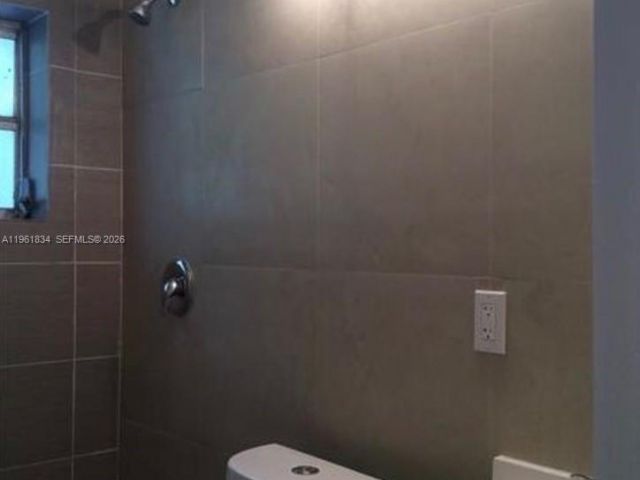 Home for rent at 730 NE 139 ST - photo 7500526