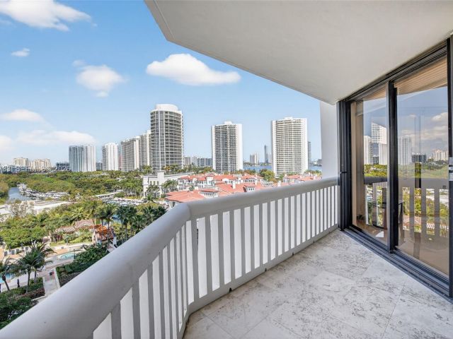 Apartment for sale  Unit #1109 - photo 7488324