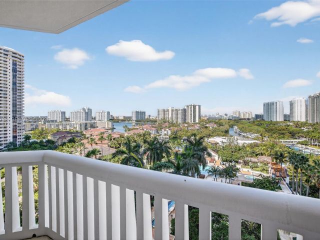 Apartment for sale  Unit #1109 - photo 7488325