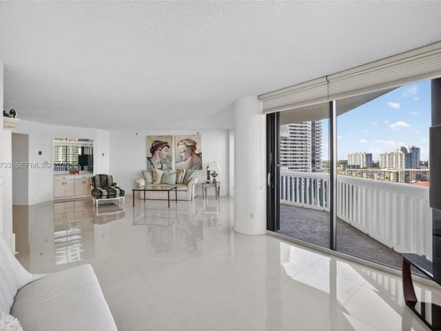 Apartment for sale  Unit #1109 - photo 7488329