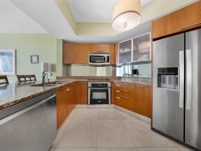 Apartment for sale  Unit #1402 - photo 7439265