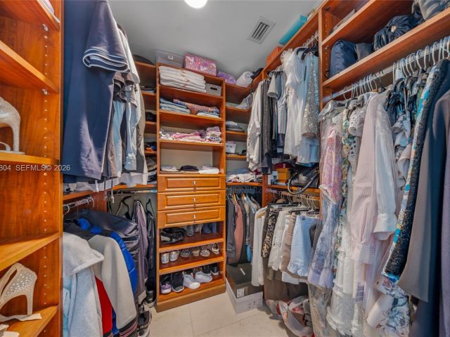 Apartment for sale  Unit #1402 - photo 7439274