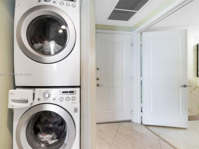 Apartment for sale  Unit #1402 - photo 7439276