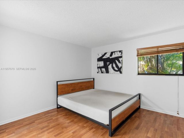 Home for rent at 5020 SW 40th Ave 5020 - photo 7482908