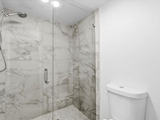 Home for rent at 5020 SW 40th Ave 5020 - photo 7482910