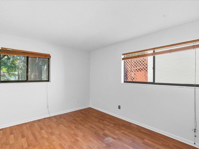 Home for rent at 5020 SW 40th Ave 5020 - photo 7482911