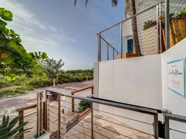 2-bedroom condo for sale in Miami Beach - 6801 Collins Ave 1110 (Door 1106) - MondialRealty