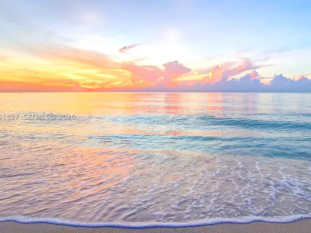2-bedroom condo for sale in Miami Beach - 6801 Collins Ave 1110 (Door 1106) - MondialRealty
