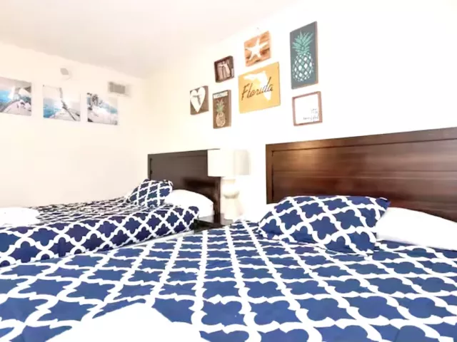 2-bedroom condo for sale in Sunny Isles Beach - 19370 Collins Avenue 301 - MondialRealty