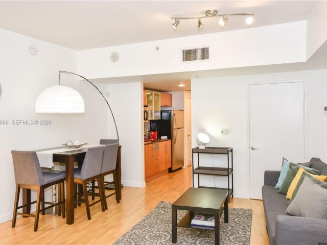 Apartment for rent  Unit #1211 - photo 7442204