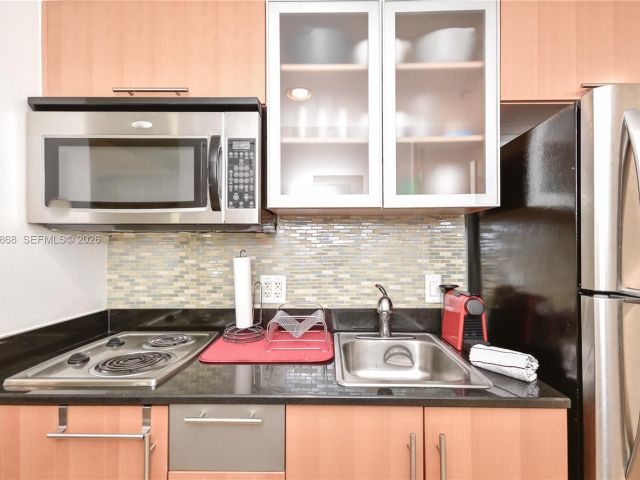 Apartment for rent  Unit #1211 - photo 7442213