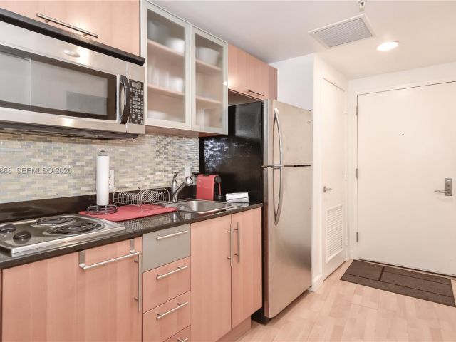 Apartment for rent  Unit #1211 - photo 7442214