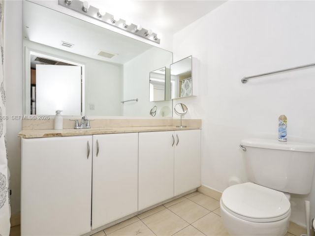 Apartment for rent  Unit #1211 - photo 7442216