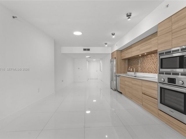 Apartment for rent  Unit #116 - photo 7394678