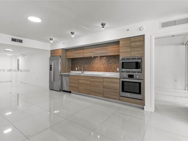 Apartment for rent  Unit #116 - photo 7394679