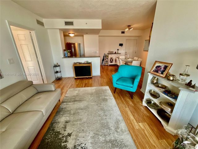 Apartment for sale  Unit #1705 - photo 7433525