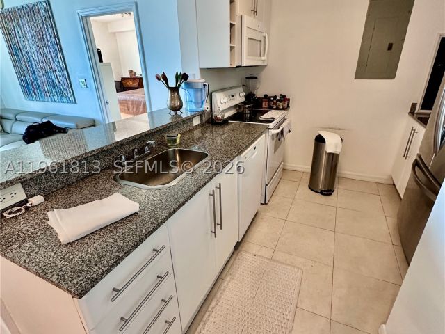 2-bedroom condo for sale in Miami - 275 NE 18th St 1705 - MondialRealty