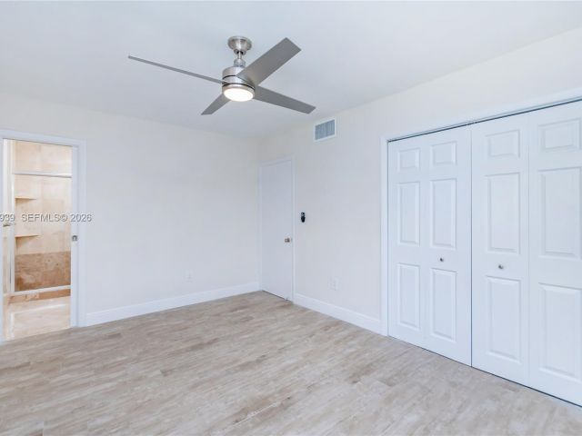 4-bedroom home for rent in Key Biscayne - 310 Harbor Ct - MondialRealty