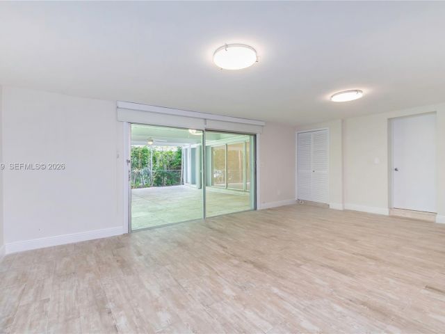 4-bedroom home for rent in Key Biscayne - 310 Harbor Ct - MondialRealty